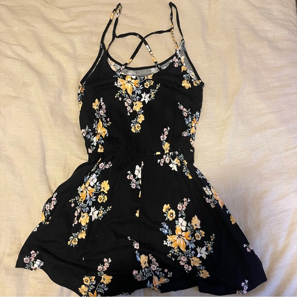 Divided Black Floral Strappy Romper - Picture 2 of 4